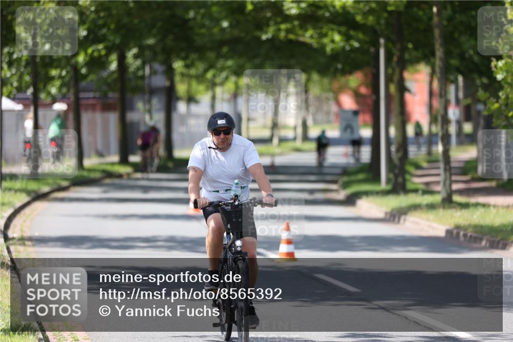10.08.2025 - GEWOBA Citytriathlon Bremen Yannick Fuchs http://msf.ph/oto/8565392 10.08.2025 14:48:19 Radfahren 189, 196, 350, 447, 457 meine-sportfotos.de
