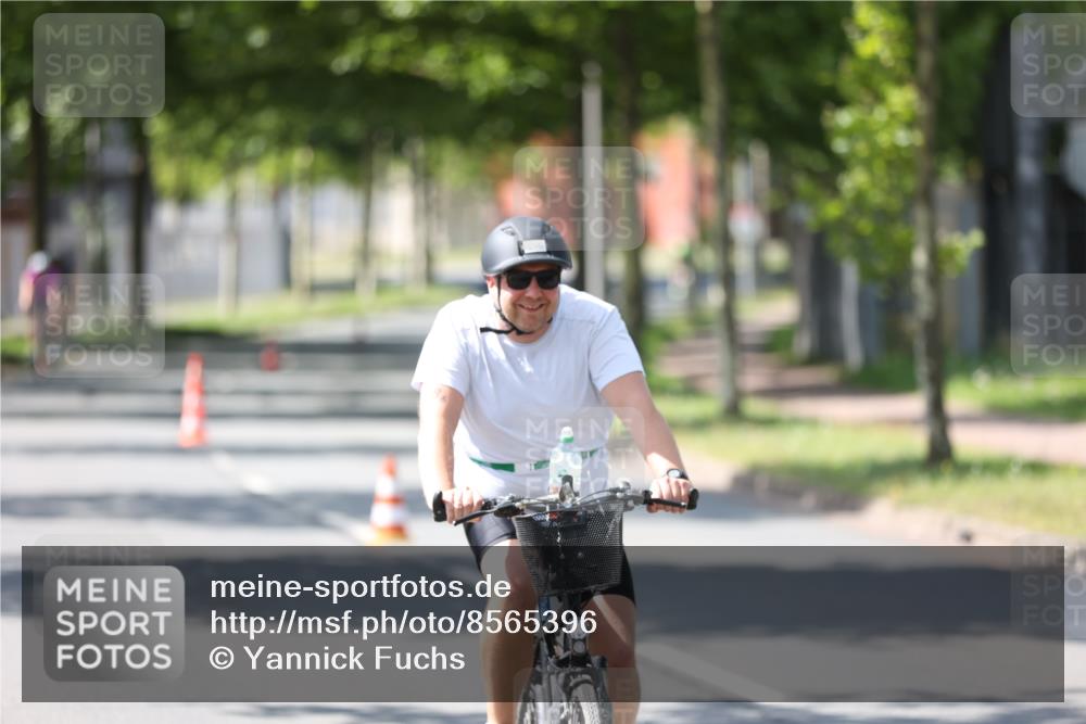 10.08.2025 - GEWOBA Citytriathlon Bremen Yannick Fuchs http://msf.ph/oto/8565396 10.08.2025 14:48:20 Radfahren 189, 196, 350, 447, 457 meine-sportfotos.de