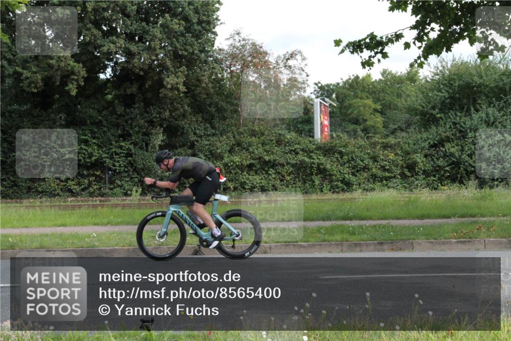 10.08.2025 - GEWOBA Citytriathlon Bremen Yannick Fuchs http://msf.ph/oto/8565400 10.08.2025 12:06:22 Radfahren 554, 580, 614, 634 meine-sportfotos.de