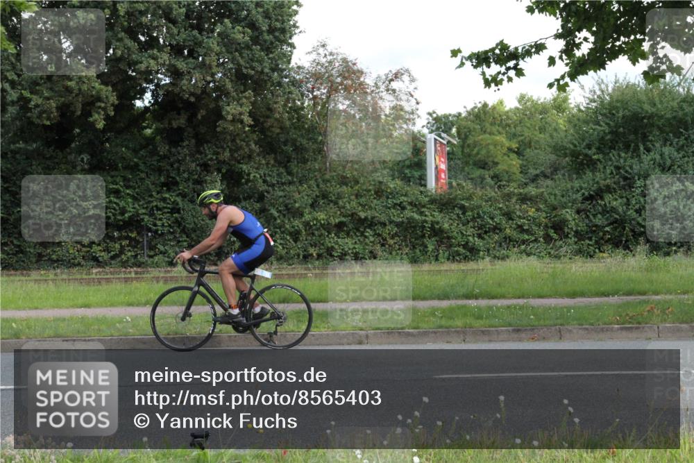 10.08.2025 - GEWOBA Citytriathlon Bremen Yannick Fuchs http://msf.ph/oto/8565403 10.08.2025 12:06:28 Radfahren 554, 580, 614, 634, 658, 714 meine-sportfotos.de