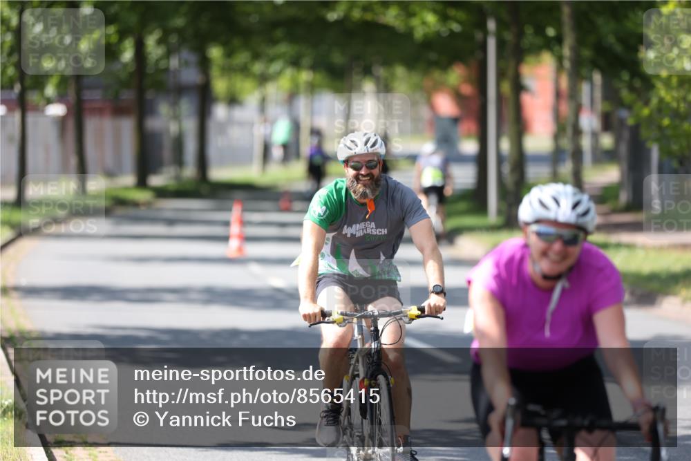 10.08.2025 - GEWOBA Citytriathlon Bremen Yannick Fuchs http://msf.ph/oto/8565415 10.08.2025 14:48:28 Radfahren 189, 196, 457 meine-sportfotos.de