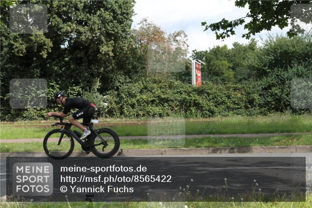 10.08.2025 - GEWOBA Citytriathlon Bremen Yannick Fuchs http://msf.ph/oto/8565422 10.08.2025 12:06:38 Radfahren 580, 613, 634, 658, 714 meine-sportfotos.de