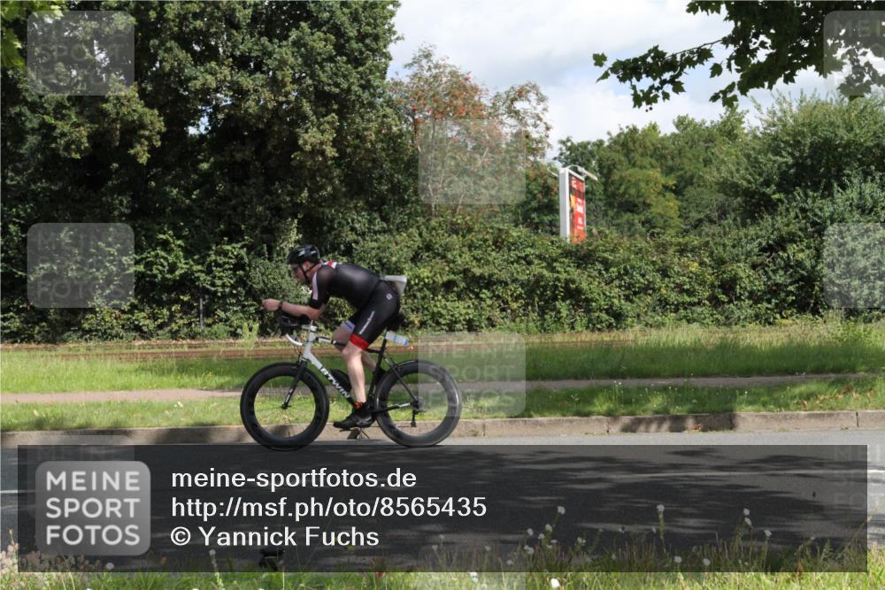 10.08.2025 - GEWOBA Citytriathlon Bremen Yannick Fuchs http://msf.ph/oto/8565435 10.08.2025 12:06:49 Radfahren 613, 658, 714 meine-sportfotos.de