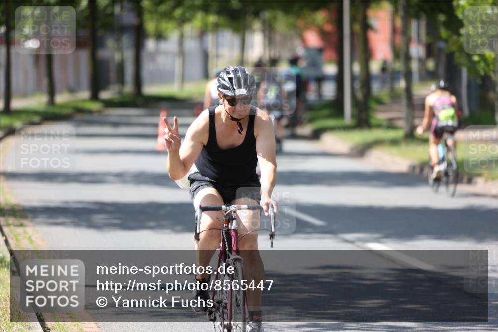 10.08.2025 - GEWOBA Citytriathlon Bremen Yannick Fuchs http://msf.ph/oto/8565447 10.08.2025 14:48:48 Radfahren 179, 181, 276, 365, 389, 426, 487 meine-sportfotos.de