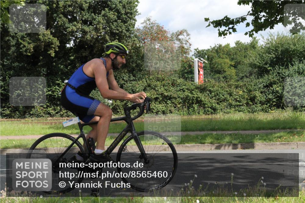 10.08.2025 - GEWOBA Citytriathlon Bremen Yannick Fuchs http://msf.ph/oto/8565460 10.08.2025 12:07:26 Radfahren 650, 740, 786, 815, 831 meine-sportfotos.de