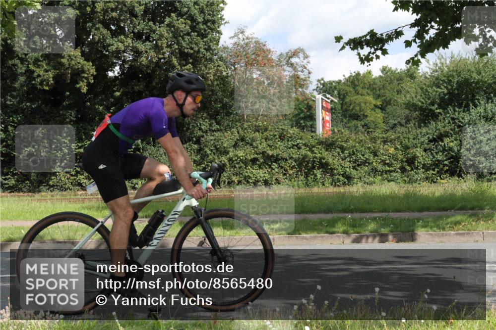 10.08.2025 - GEWOBA Citytriathlon Bremen Yannick Fuchs http://msf.ph/oto/8565480 10.08.2025 12:07:40 Radfahren 559, 609, 646, 650, 693, 705, 706, 721, 723, 740, 815, 879 meine-sportfotos.de
