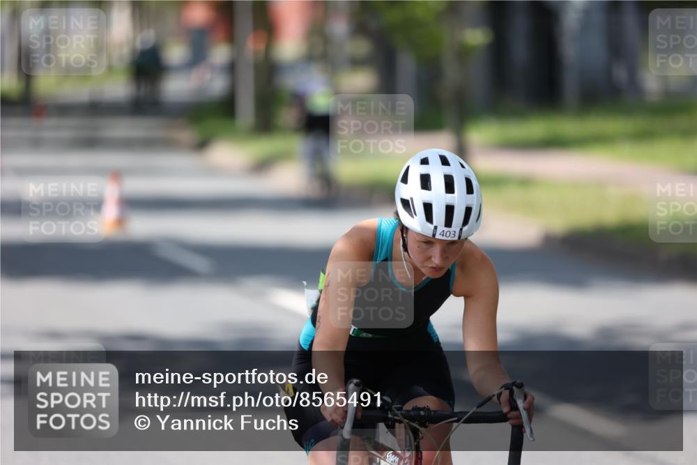 10.08.2025 - GEWOBA Citytriathlon Bremen Yannick Fuchs http://msf.ph/oto/8565491 10.08.2025 14:49:11 Radfahren 318, 351, 373, 401, 403 meine-sportfotos.de