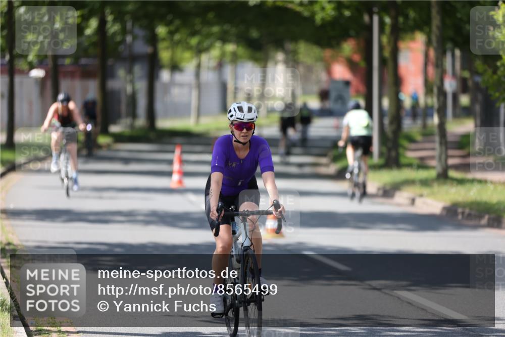 10.08.2025 - GEWOBA Citytriathlon Bremen Yannick Fuchs http://msf.ph/oto/8565499 10.08.2025 14:49:17 Radfahren 351, 373, 401, 403 meine-sportfotos.de