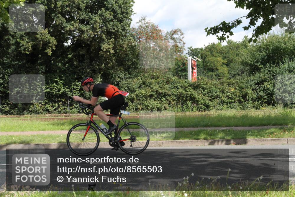 10.08.2025 - GEWOBA Citytriathlon Bremen Yannick Fuchs http://msf.ph/oto/8565503 10.08.2025 12:07:46 Radfahren 559, 609, 646, 660, 693, 696, 698, 705, 706, 721, 723, 740, 879 meine-sportfotos.de