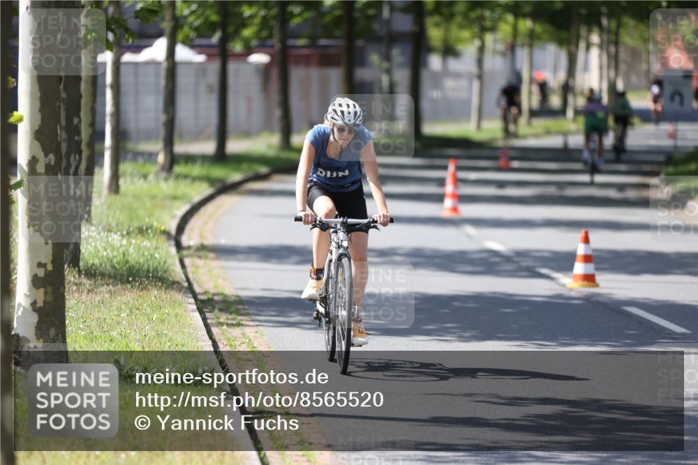 10.08.2025 - GEWOBA Citytriathlon Bremen Yannick Fuchs http://msf.ph/oto/8565520 10.08.2025 14:49:22 Radfahren 286, 373, 401, 491 meine-sportfotos.de