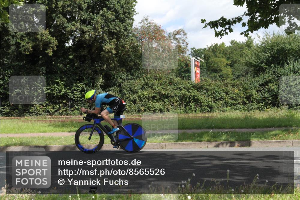 10.08.2025 - GEWOBA Citytriathlon Bremen Yannick Fuchs http://msf.ph/oto/8565526 10.08.2025 12:08:00 Radfahren 574, 609, 660, 696, 698, 723 meine-sportfotos.de