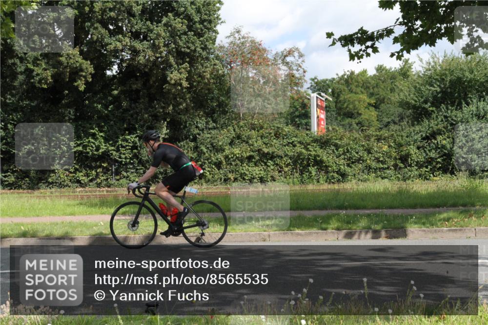 10.08.2025 - GEWOBA Citytriathlon Bremen Yannick Fuchs http://msf.ph/oto/8565535 10.08.2025 12:08:09 Radfahren 574, 595, 696, 698 meine-sportfotos.de