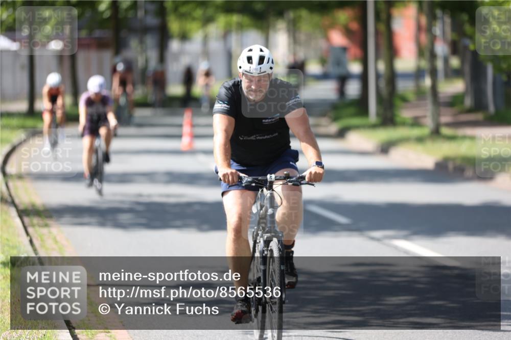 10.08.2025 - GEWOBA Citytriathlon Bremen Yannick Fuchs http://msf.ph/oto/8565536 10.08.2025 14:49:34 Radfahren 6, 286, 328, 377, 401, 402, 429, 461, 466, 491, 517 meine-sportfotos.de