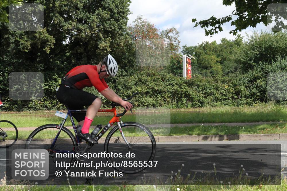 10.08.2025 - GEWOBA Citytriathlon Bremen Yannick Fuchs http://msf.ph/oto/8565537 10.08.2025 12:08:09 Radfahren 574, 595, 696, 698 meine-sportfotos.de