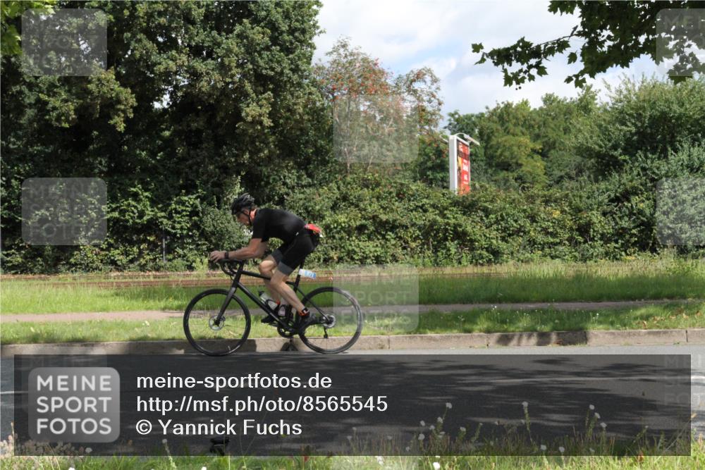 10.08.2025 - GEWOBA Citytriathlon Bremen Yannick Fuchs http://msf.ph/oto/8565545 10.08.2025 12:08:21 Radfahren 595, 597, 603, 661 meine-sportfotos.de