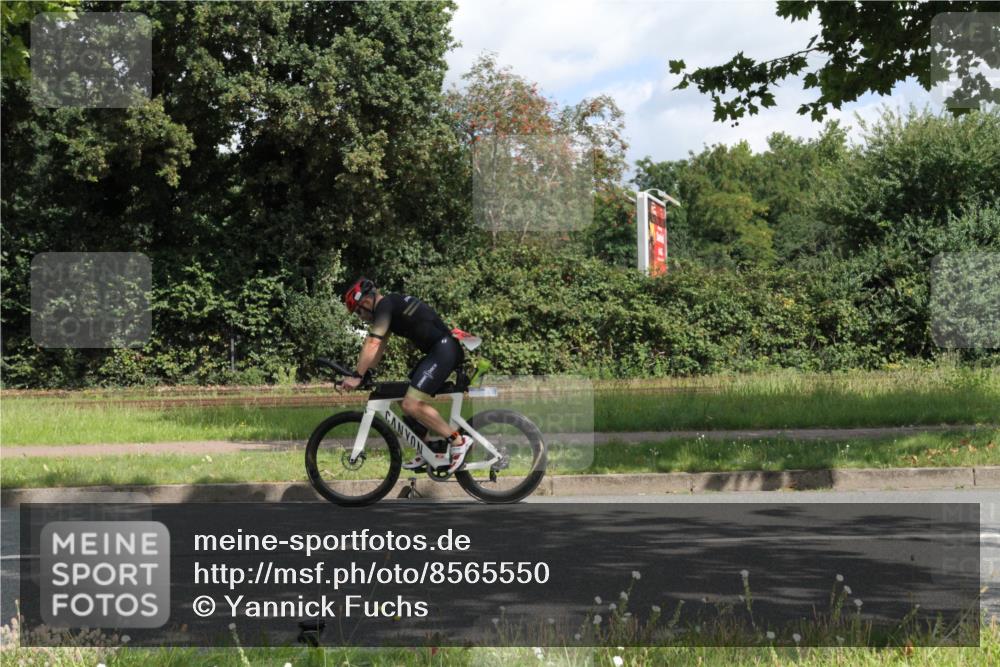 10.08.2025 - GEWOBA Citytriathlon Bremen Yannick Fuchs http://msf.ph/oto/8565550 10.08.2025 12:08:24 Radfahren 595, 597, 603, 661, 672, 737 meine-sportfotos.de