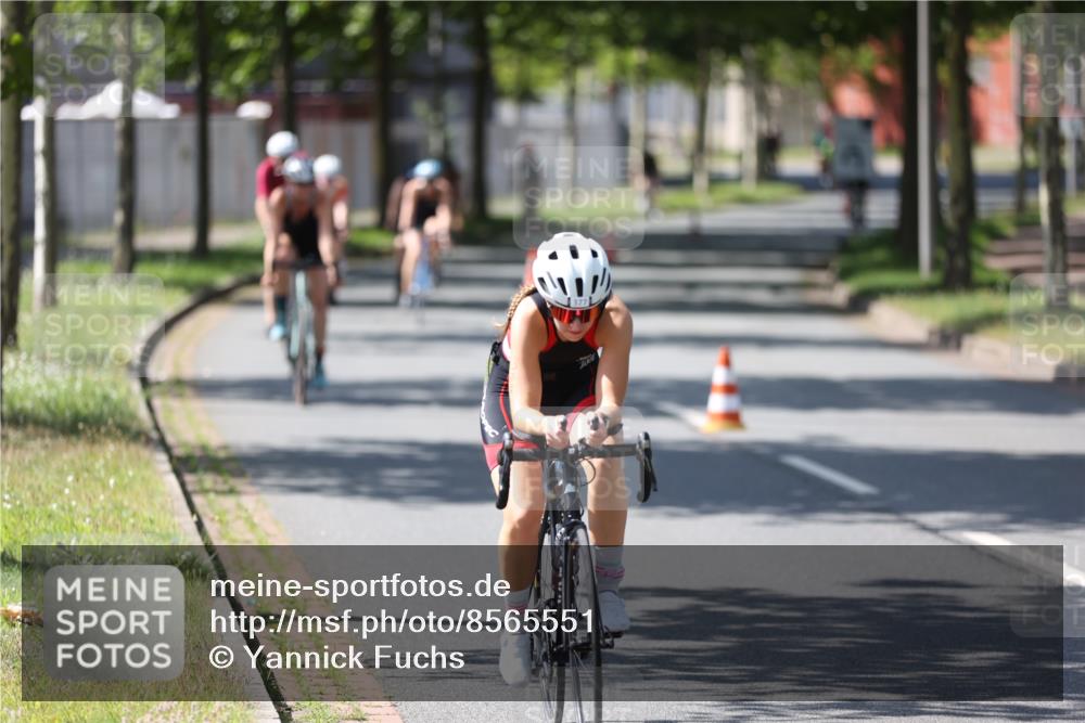 10.08.2025 - GEWOBA Citytriathlon Bremen Yannick Fuchs http://msf.ph/oto/8565551 10.08.2025 14:49:37 Radfahren 6, 169, 286, 305, 328, 377, 402, 407, 429, 461, 466, 491, 517 meine-sportfotos.de