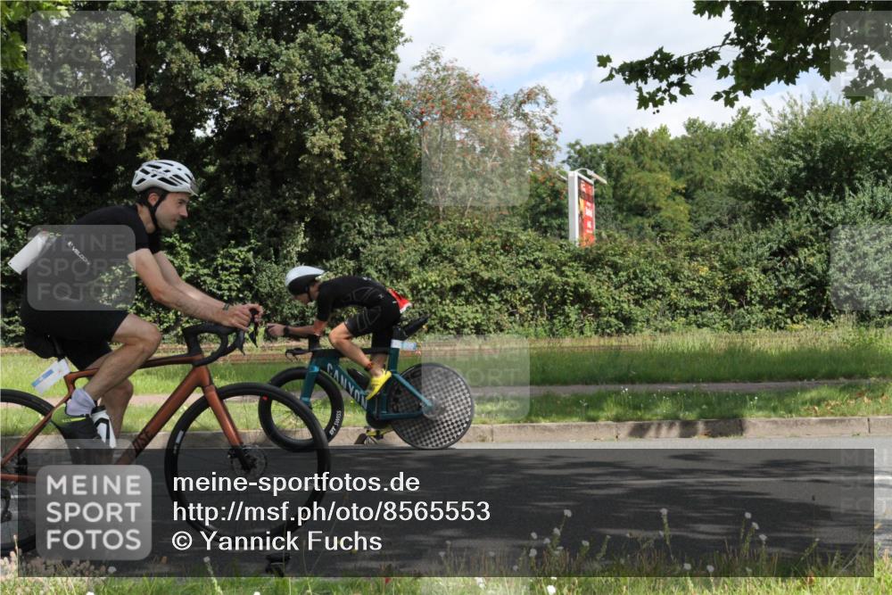 10.08.2025 - GEWOBA Citytriathlon Bremen Yannick Fuchs http://msf.ph/oto/8565553 10.08.2025 12:08:25 Radfahren 595, 597, 603, 661, 672, 737 meine-sportfotos.de