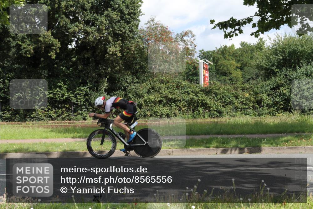 10.08.2025 - GEWOBA Citytriathlon Bremen Yannick Fuchs http://msf.ph/oto/8565556 10.08.2025 12:08:26 Radfahren 595, 597, 603, 661, 672, 737 meine-sportfotos.de