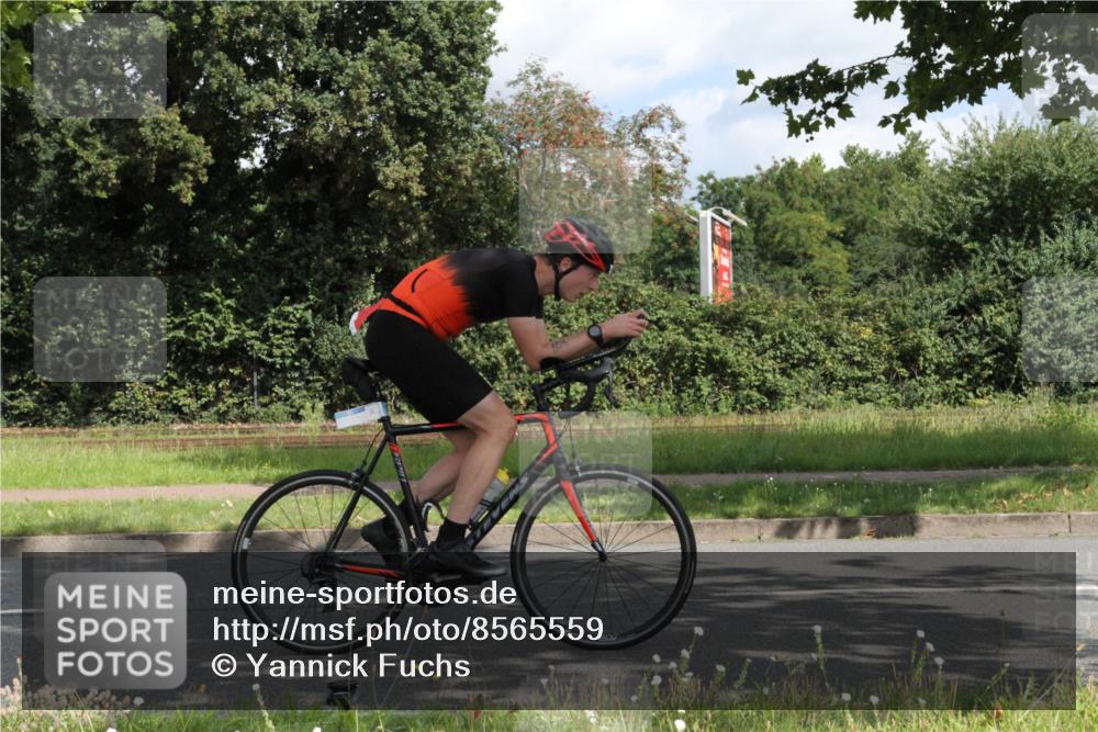 10.08.2025 - GEWOBA Citytriathlon Bremen Yannick Fuchs http://msf.ph/oto/8565559 10.08.2025 12:08:28 Radfahren 595, 597, 603, 608, 661, 672, 737, 797 meine-sportfotos.de