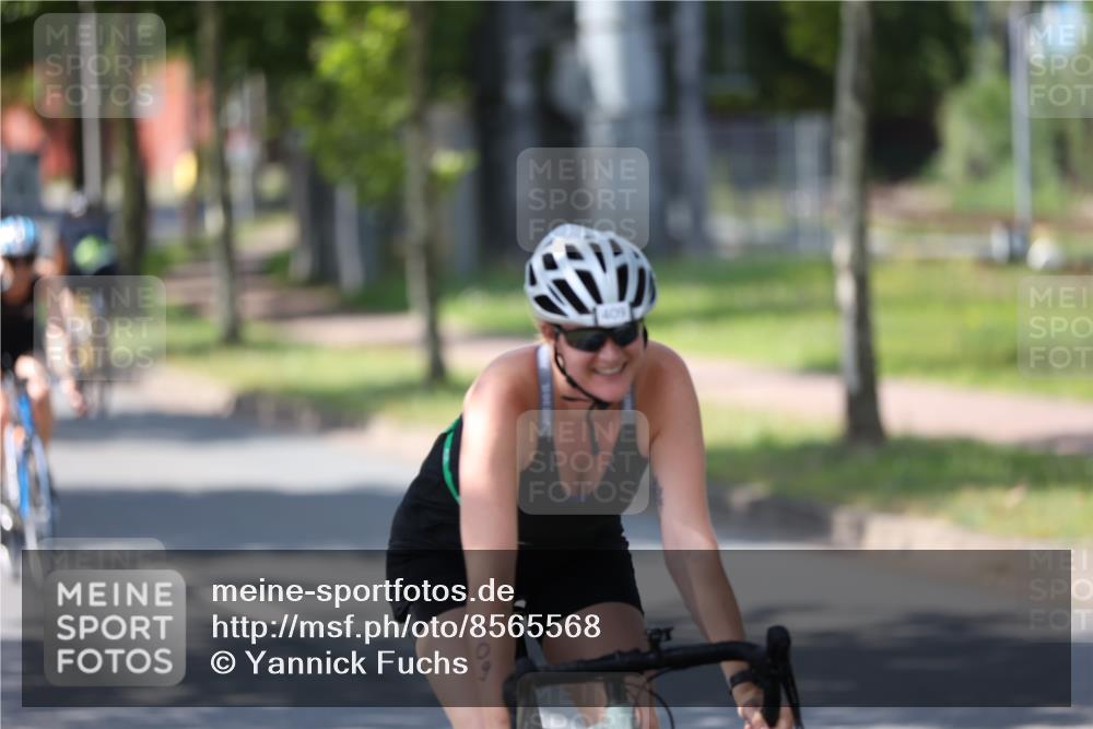 10.08.2025 - GEWOBA Citytriathlon Bremen Yannick Fuchs http://msf.ph/oto/8565568 10.08.2025 14:49:40 Radfahren 6, 169, 286, 305, 328, 377, 402, 407, 429, 461, 466, 491, 517 meine-sportfotos.de