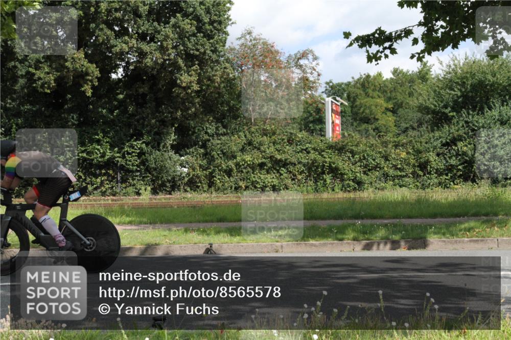 10.08.2025 - GEWOBA Citytriathlon Bremen Yannick Fuchs http://msf.ph/oto/8565578 10.08.2025 12:08:36 Radfahren 597, 603, 608, 661, 672, 677, 737, 797, 883 meine-sportfotos.de