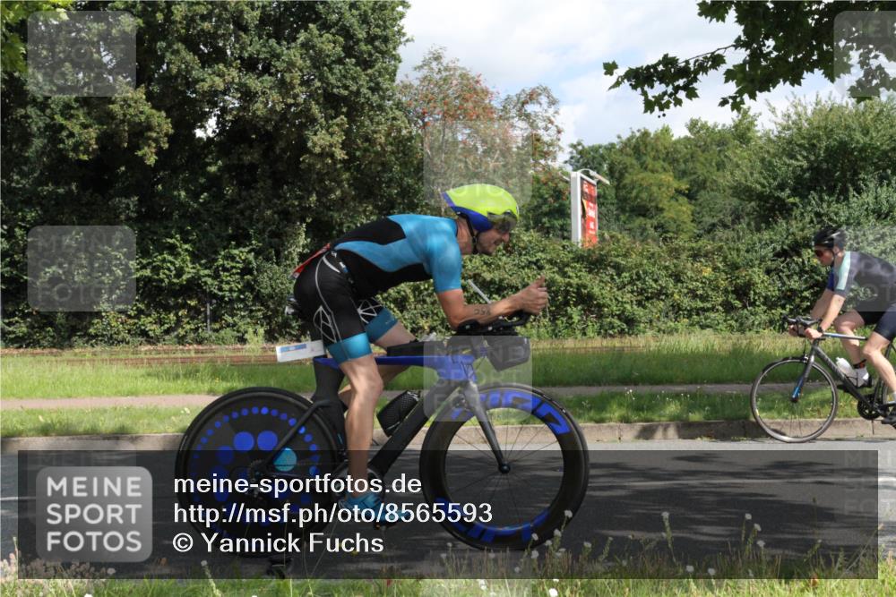 10.08.2025 - GEWOBA Citytriathlon Bremen Yannick Fuchs http://msf.ph/oto/8565593 10.08.2025 12:08:52 Radfahren 608, 619, 677, 684, 727, 797, 850, 883 meine-sportfotos.de