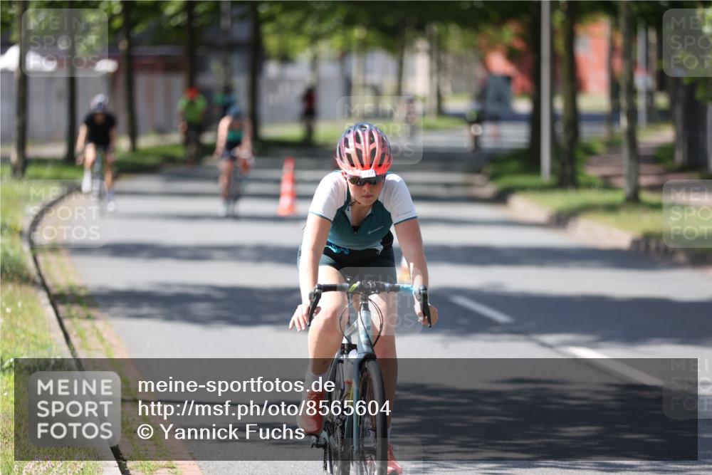 10.08.2025 - GEWOBA Citytriathlon Bremen Yannick Fuchs http://msf.ph/oto/8565604 10.08.2025 14:49:47 Radfahren 6, 169, 193, 305, 322, 328, 377, 402, 407, 429, 461, 466, 509, 517 meine-sportfotos.de