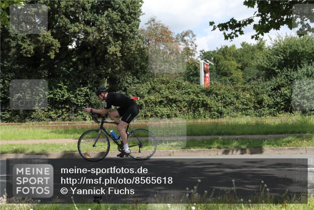 10.08.2025 - GEWOBA Citytriathlon Bremen Yannick Fuchs http://msf.ph/oto/8565618 10.08.2025 12:09:08 Radfahren 727, 731, 779, 837, 871, 890, 896 meine-sportfotos.de