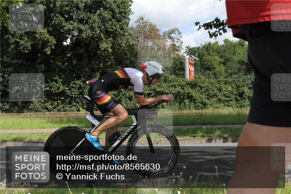 10.08.2025 - GEWOBA Citytriathlon Bremen Yannick Fuchs http://msf.ph/oto/8565630 10.08.2025 12:09:15 Radfahren 611, 633, 727, 731, 779, 814, 837, 871, 880, 890, 896 meine-sportfotos.de