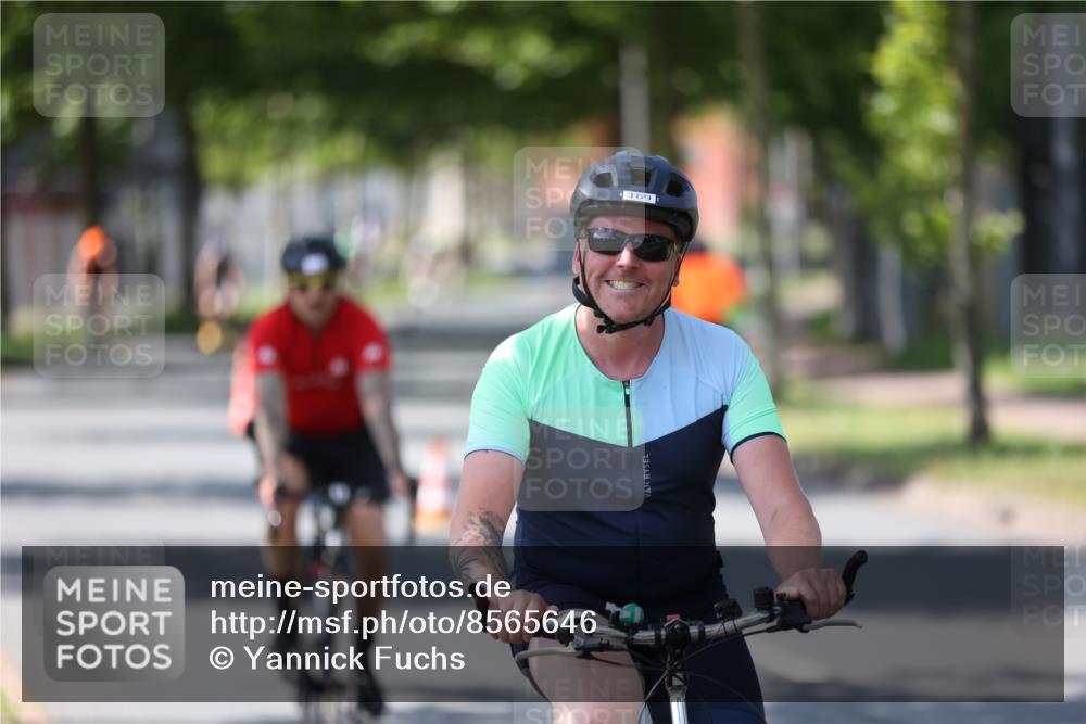 10.08.2025 - GEWOBA Citytriathlon Bremen Yannick Fuchs http://msf.ph/oto/8565646 10.08.2025 14:49:57 Radfahren 120, 169, 193, 293, 305, 322, 356, 400, 407, 509 meine-sportfotos.de