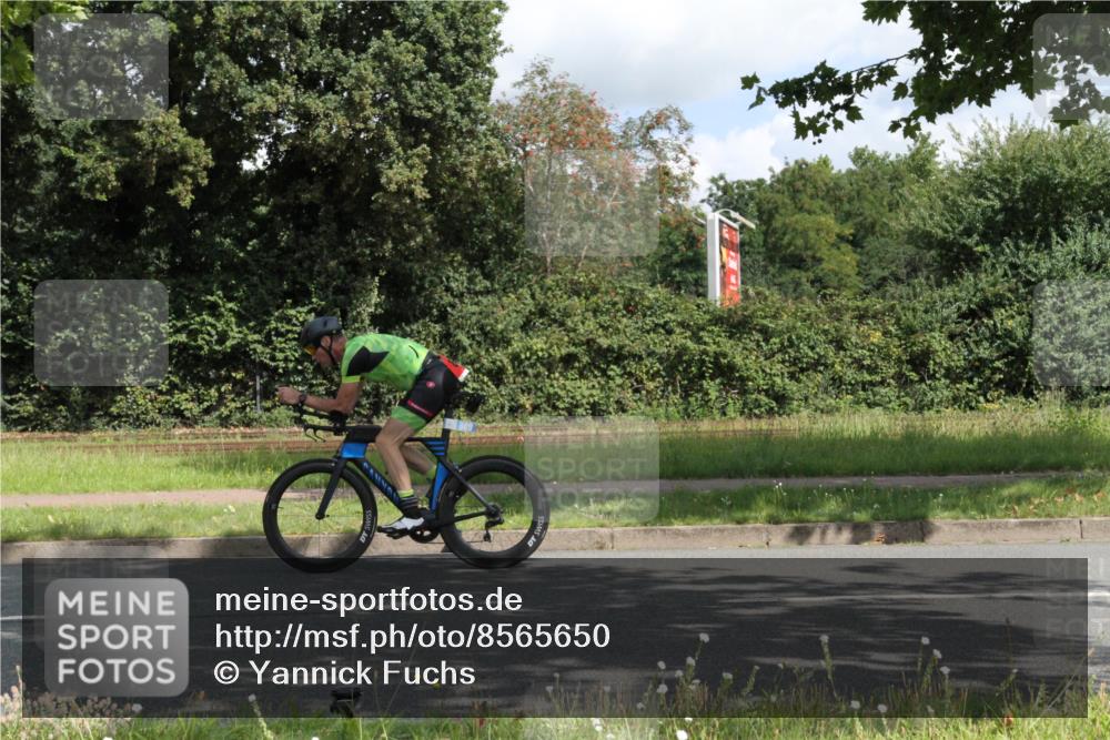 10.08.2025 - GEWOBA Citytriathlon Bremen Yannick Fuchs http://msf.ph/oto/8565650 10.08.2025 12:09:39 Radfahren 611, 633, 674, 697, 703, 814, 849 meine-sportfotos.de