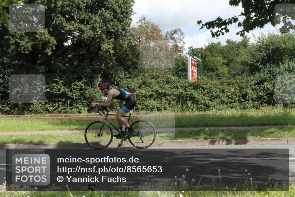 10.08.2025 - GEWOBA Citytriathlon Bremen Yannick Fuchs http://msf.ph/oto/8565653 10.08.2025 12:09:40 Radfahren 633, 674, 688, 697, 703, 814, 849 meine-sportfotos.de
