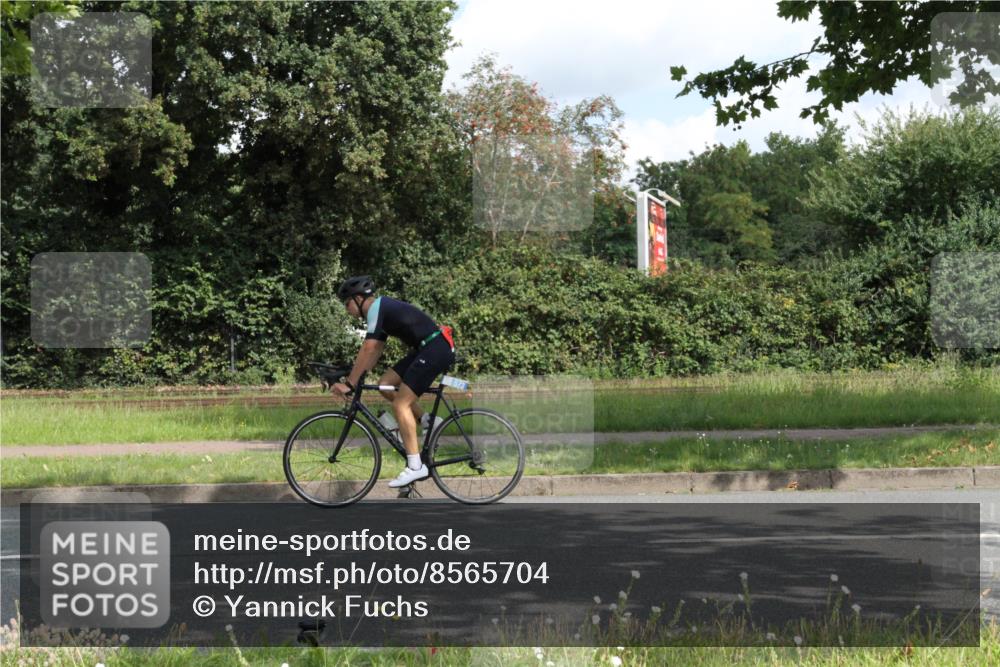 10.08.2025 - GEWOBA Citytriathlon Bremen Yannick Fuchs http://msf.ph/oto/8565704 10.08.2025 12:09:56 Radfahren 586, 607, 628, 688, 697, 732, 830, 849 meine-sportfotos.de