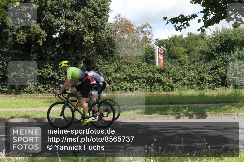 10.08.2025 - GEWOBA Citytriathlon Bremen Yannick Fuchs http://msf.ph/oto/8565737 10.08.2025 12:10:19 Radfahren 647, 710, 889, 1024 meine-sportfotos.de