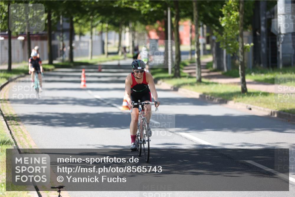 10.08.2025 - GEWOBA Citytriathlon Bremen Yannick Fuchs http://msf.ph/oto/8565743 10.08.2025 14:51:14 Radfahren 212, 338, 379, 399, 411, 470, 492, 494 meine-sportfotos.de