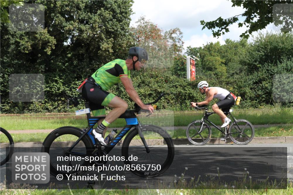 10.08.2025 - GEWOBA Citytriathlon Bremen Yannick Fuchs http://msf.ph/oto/8565750 10.08.2025 12:10:31 Radfahren 629, 644, 647, 656, 710, 712, 722, 730, 755, 819, 889, 1014 meine-sportfotos.de