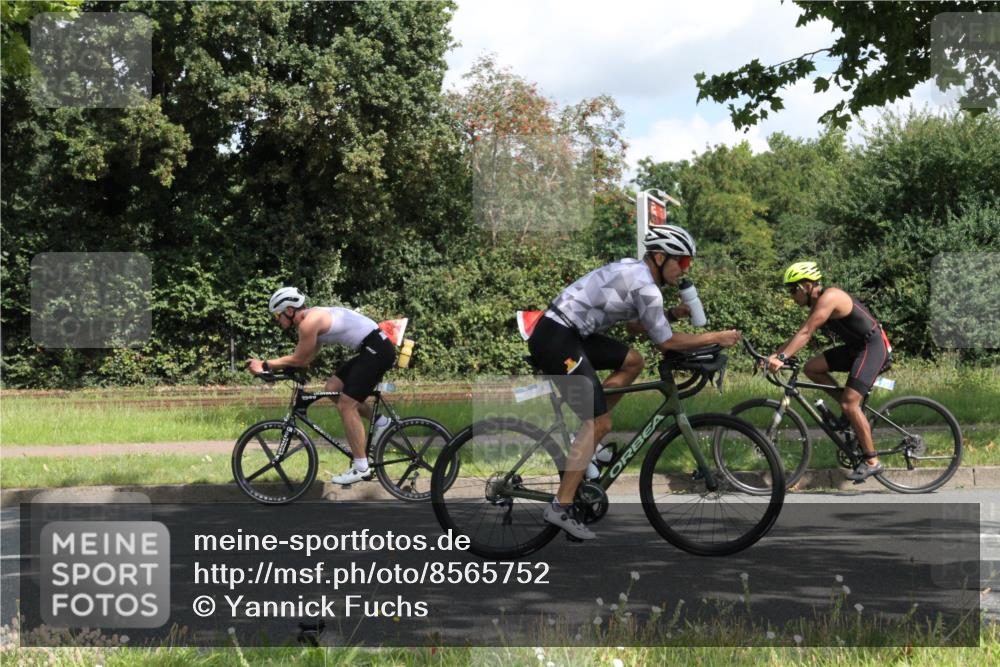 10.08.2025 - GEWOBA Citytriathlon Bremen Yannick Fuchs http://msf.ph/oto/8565752 10.08.2025 12:10:31 Radfahren 629, 644, 647, 656, 710, 712, 722, 730, 755, 819, 889, 1014 meine-sportfotos.de