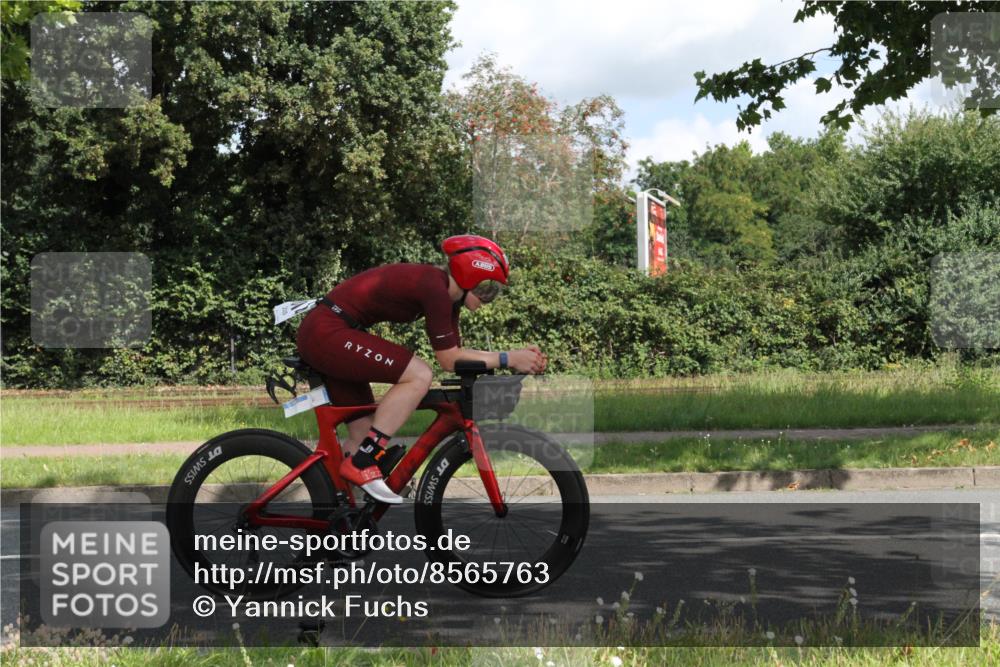 10.08.2025 - GEWOBA Citytriathlon Bremen Yannick Fuchs http://msf.ph/oto/8565763 10.08.2025 12:10:33 Radfahren 622, 629, 644, 647, 656, 710, 712, 722, 730, 748, 755, 819, 889, 1014 meine-sportfotos.de