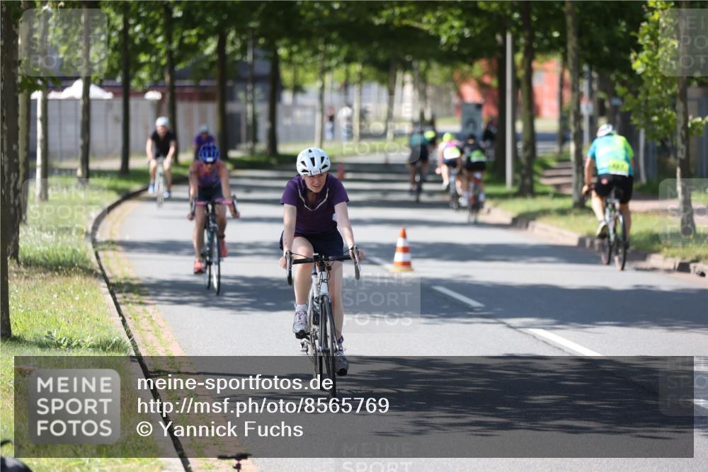 10.08.2025 - GEWOBA Citytriathlon Bremen Yannick Fuchs http://msf.ph/oto/8565769 10.08.2025 14:51:26 Radfahren 212, 338, 374, 399, 468, 492, 494 meine-sportfotos.de