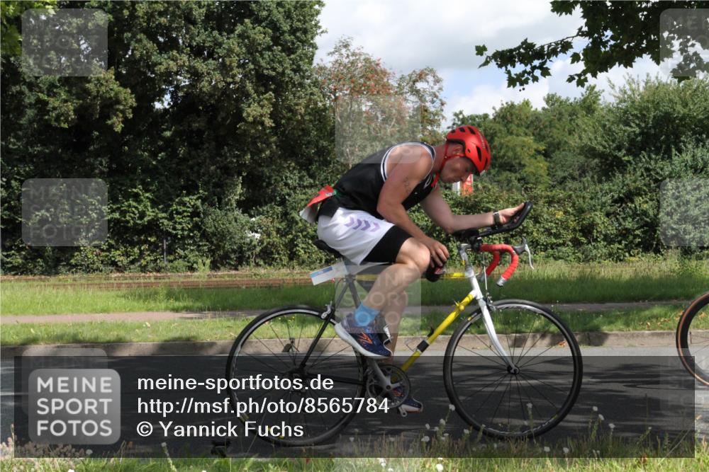 10.08.2025 - GEWOBA Citytriathlon Bremen Yannick Fuchs http://msf.ph/oto/8565784 10.08.2025 12:10:43 Radfahren 573, 622, 629, 644, 647, 651, 656, 659, 685, 712, 716, 722, 730, 748, 755, 819, 889, 898, 1014 meine-sportfotos.de