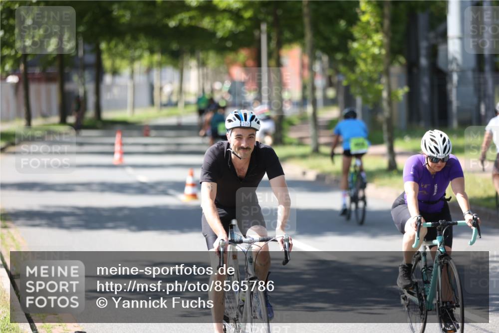 10.08.2025 - GEWOBA Citytriathlon Bremen Yannick Fuchs http://msf.ph/oto/8565786 10.08.2025 14:51:32 Radfahren 212, 237, 374, 399, 468, 492 meine-sportfotos.de