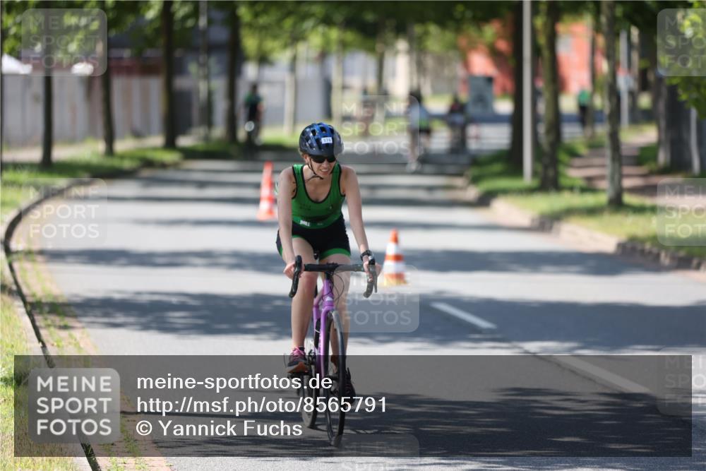 10.08.2025 - GEWOBA Citytriathlon Bremen Yannick Fuchs http://msf.ph/oto/8565791 10.08.2025 14:51:39 Radfahren 183, 212, 237, 374, 468, 523 meine-sportfotos.de