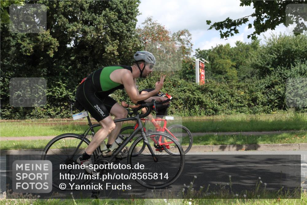 10.08.2025 - GEWOBA Citytriathlon Bremen Yannick Fuchs http://msf.ph/oto/8565814 10.08.2025 12:10:58 Radfahren 573, 622, 625, 651, 659, 669, 685, 687, 716, 800, 812, 835, 898 meine-sportfotos.de