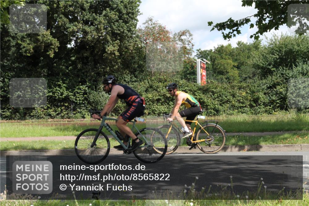 10.08.2025 - GEWOBA Citytriathlon Bremen Yannick Fuchs http://msf.ph/oto/8565822 10.08.2025 12:11:04 Radfahren 625, 651, 669, 679, 687, 716, 800, 812, 835, 898 meine-sportfotos.de