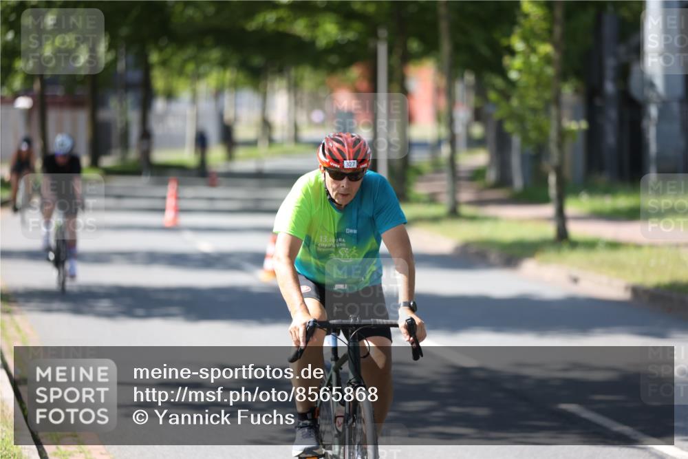 10.08.2025 - GEWOBA Citytriathlon Bremen Yannick Fuchs http://msf.ph/oto/8565868 10.08.2025 14:52:27 Radfahren 327, 329, 347, 361, 381, 439, 469, 496, 520 meine-sportfotos.de