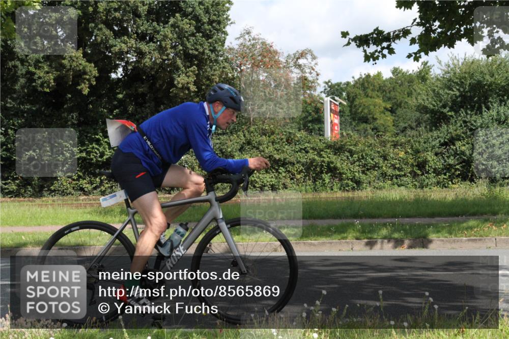 10.08.2025 - GEWOBA Citytriathlon Bremen Yannick Fuchs http://msf.ph/oto/8565869 10.08.2025 12:11:34 Radfahren 578, 583, 645, 894, 1038 meine-sportfotos.de