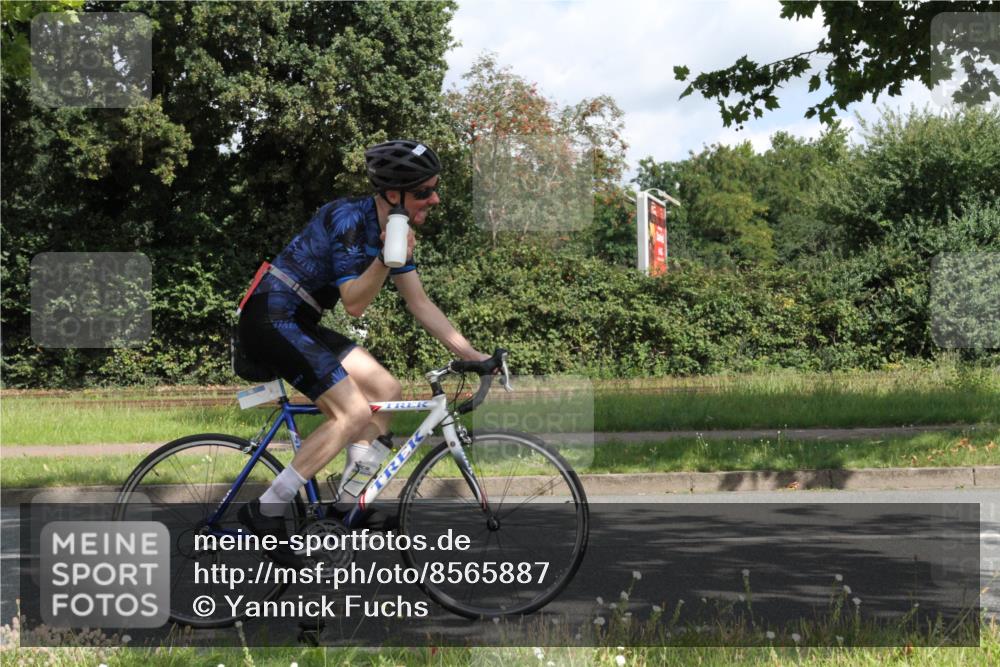 10.08.2025 - GEWOBA Citytriathlon Bremen Yannick Fuchs http://msf.ph/oto/8565887 10.08.2025 12:11:48 Radfahren 583, 667, 699, 702, 752 meine-sportfotos.de