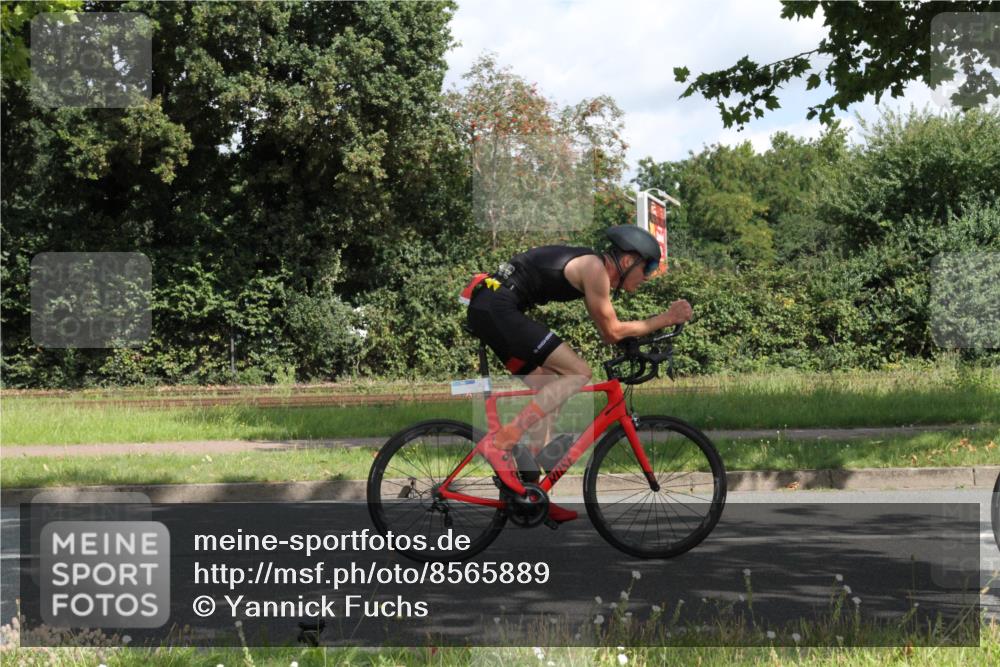 10.08.2025 - GEWOBA Citytriathlon Bremen Yannick Fuchs http://msf.ph/oto/8565889 10.08.2025 12:11:49 Radfahren 583, 667, 699, 702, 752 meine-sportfotos.de