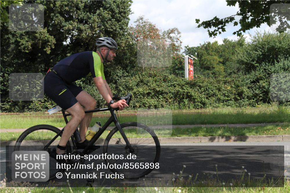 10.08.2025 - GEWOBA Citytriathlon Bremen Yannick Fuchs http://msf.ph/oto/8565898 10.08.2025 12:11:57 Radfahren 576, 667, 699, 702, 752, 799, 816, 907 meine-sportfotos.de